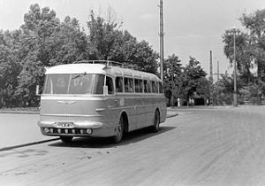 320px-hc591sc3b6k_tere2c_ikarus_55_tc3a1volsc3a1gi_autc3b3busz_a_szc3a9pmc5b1vc3a9szeti_mc3bazeum_elc591tt-_fortepan_6620