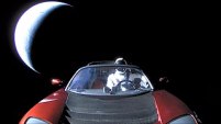 320px-20180206-193930-elon-musk-tesla-roadster-falcon-heavy-demo-mission-front-earth-last