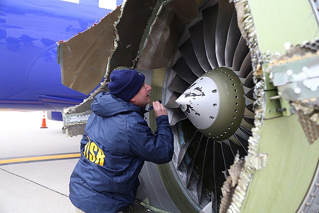 640px-southwest_airlines_flight_1380_ntsb_engine_inspection_phl_kphl