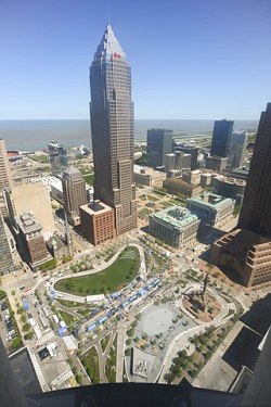 320px-american_ninja_warrior_course_at_public_square_34895861566