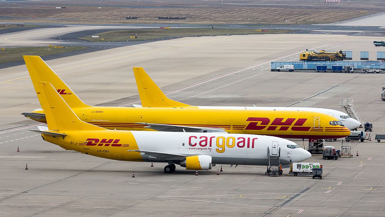 1280px-cargoair_-_boeing_737-400_-_lz-cgu_-_cologne_bonn_aiport-7473