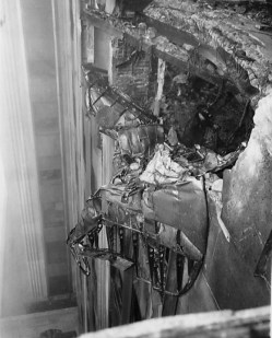 bomber_crashed_into_empire_state_building_1945